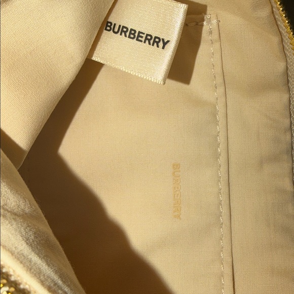 Burberry Clutch / Wristlet, brand new! - Picture 6 of 7